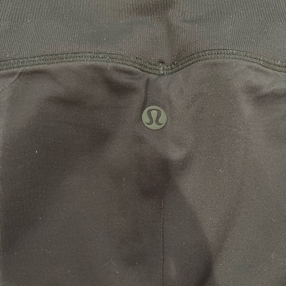 Lululemon Black and Silver Sparkle Ebb to Street TightLeggings Size 6 25’ - Picture 7 of 7